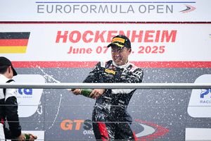  First win of the season for Michael Shin (Motopark)